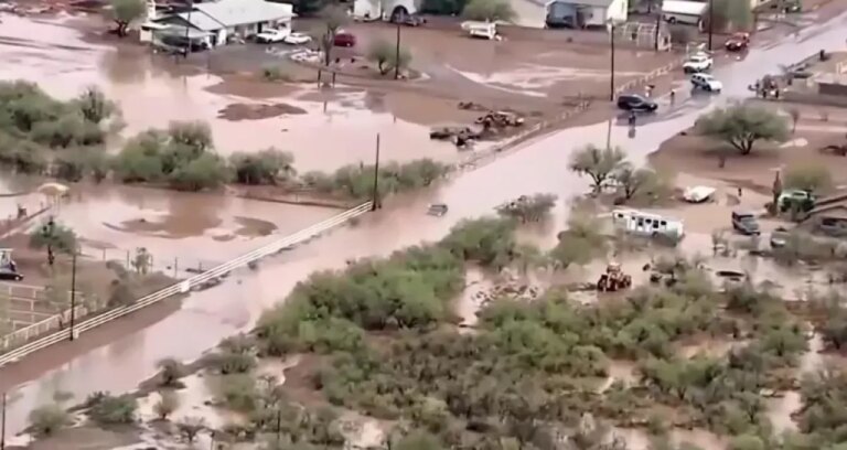 arizonada siddetli yagislarin yol actigi sellerde 4 kisi oldu nUp7aWmk