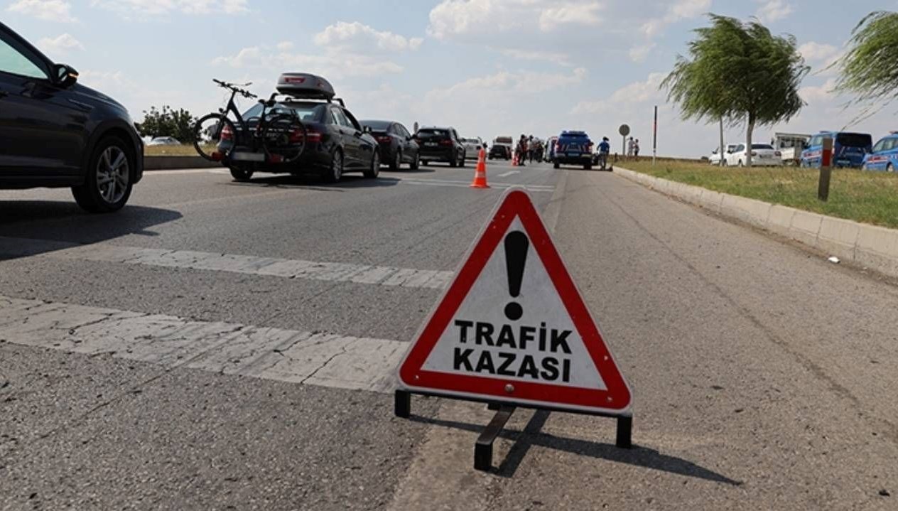 horasanda trafik kazasi 1 kisi hayatini kaybetti WzqQ5DFA