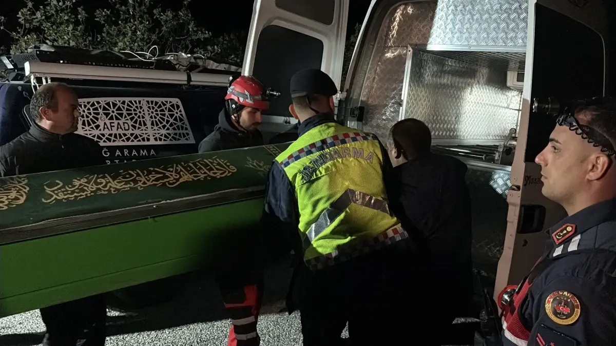 sivasta feci kaza 4 olu wcQpcVev