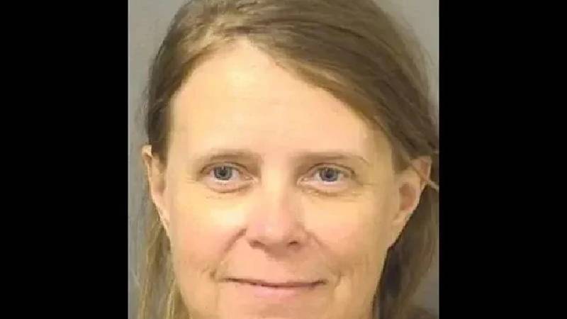 trumpin esiyim diyerek konutuna girmeye calisan kadin tutuklandi Mydlz5Sk