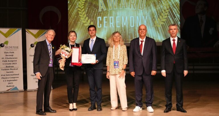 turk fizik derneginden sozcu tvye odul B7FxhrBv