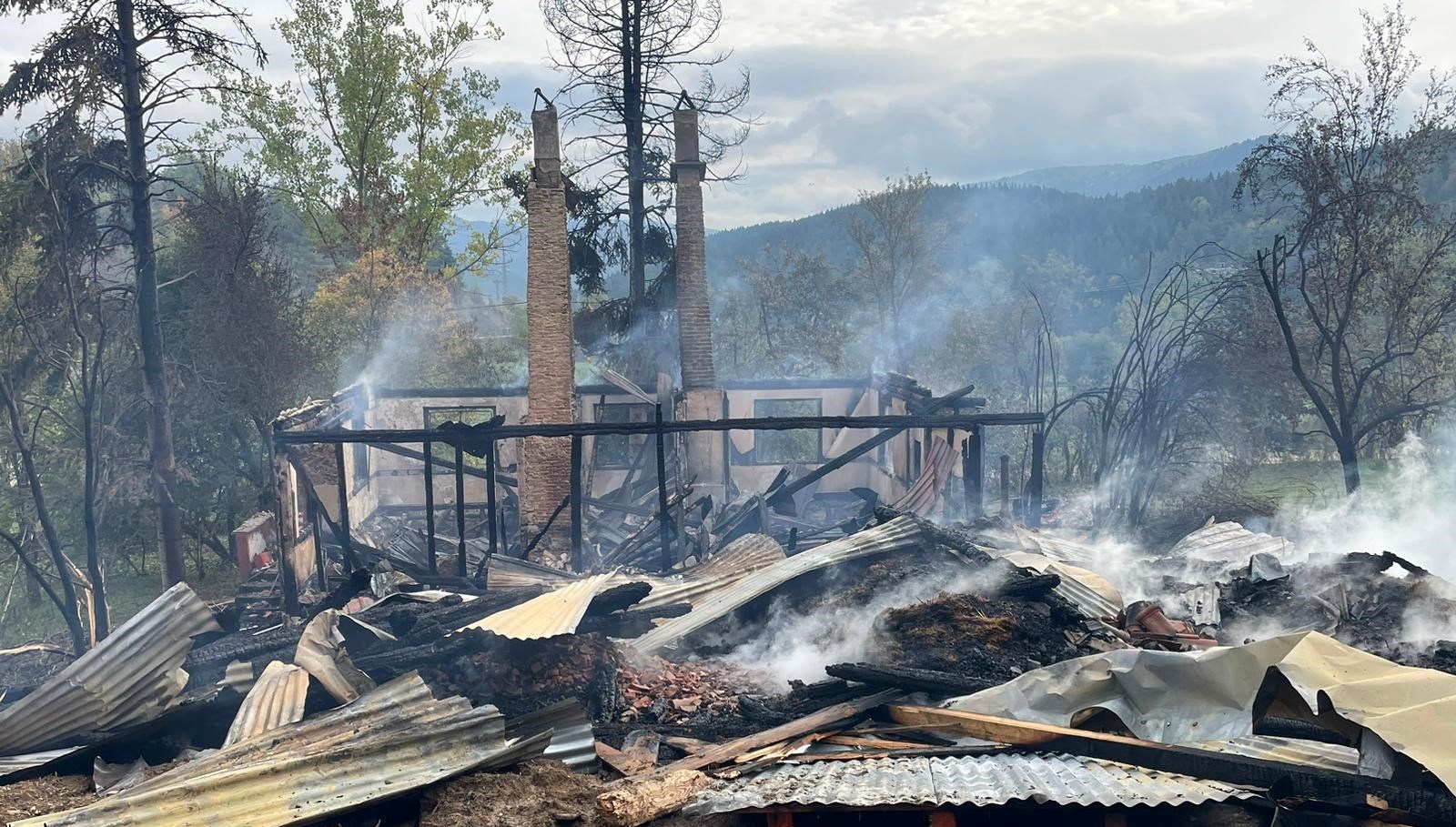 alevlere teslim olan ahsap ev kule dondu Oml2c89f