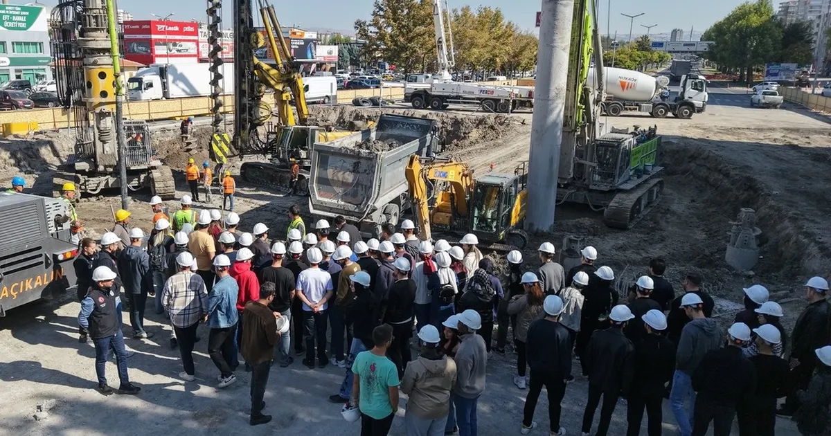 kayseri buyuksehir santiyelerini insaat ogrencileri icin acti XfDR61lM.webp