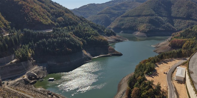 su sehrinde su krizi barajlar kurudu icecek suyu kalmadi jJAaMnnq.jpg