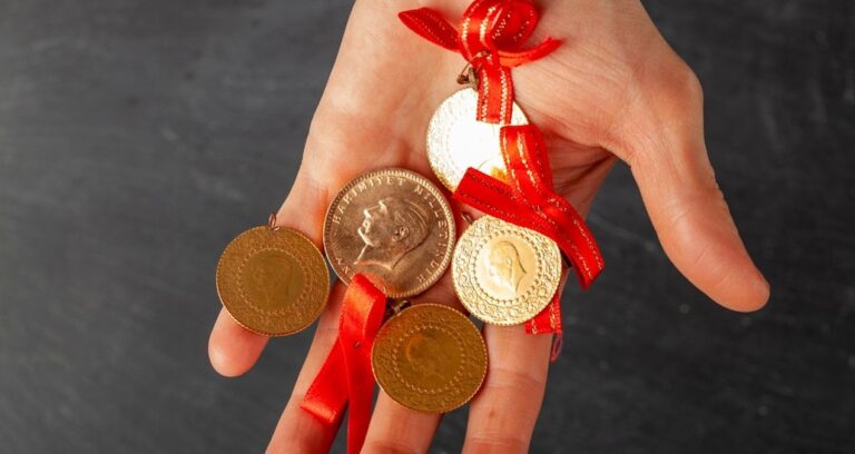altin-fiyatlarinda-tarihi-zirve-dev-bankalardan-2026-icin-carpici-tahminler-NpDdMUpi.jpg