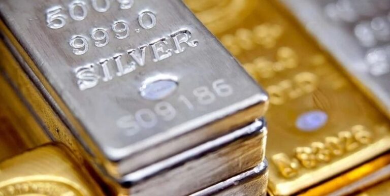 makro-belirsizlikler-gumusu-ucurdu-ons-fiyati-rekor-seviyede-52gf2h5W.jpg